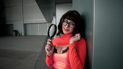@sadiehoneycat Velma from Scooby Doo
Costume by @sugarpusscostumes