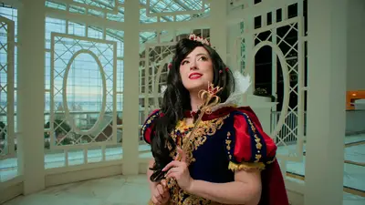 @leahlux_ Snow White
Dress by @mollynguyen_design