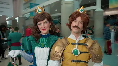 <a href="https://www.instagram.com/mitchandmeg.cosplay/" target="_blank">@mitchandmeg.cosplay</a> Princess Luigi and Prince Daisy