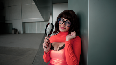 @sadiehoneycat Velma from Scooby Doo
Costume by @sugarpusscostumes