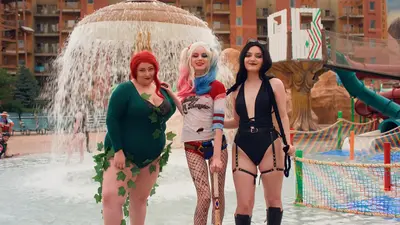 DC Comics
@agapecos Poison Ivy
@costay.moo Harley Quinn
@channeling.fox Catwoman