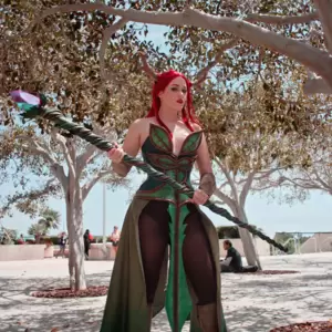 <a href="https://www.instagram.com/fraise_cosplay" target="_blank">@fraise_cosplay</a> DnD Poison Ivy