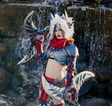 @tiasenpai.cosplay as Silverwind (Silver Set) from Monster Hunter Generations